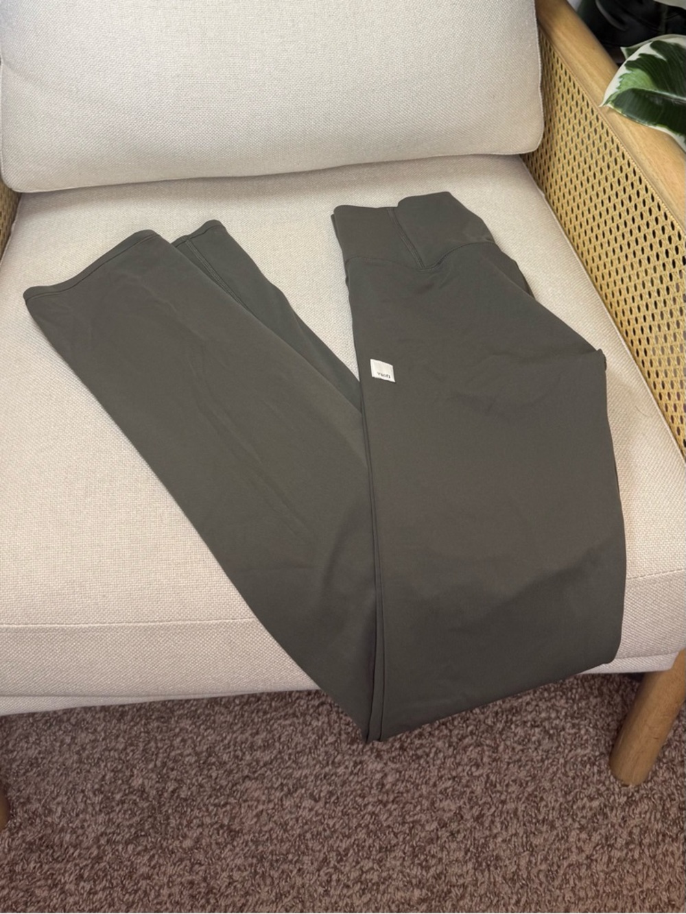 Vuori AllTheFeels Slim Flare Leggings 32" Size XS